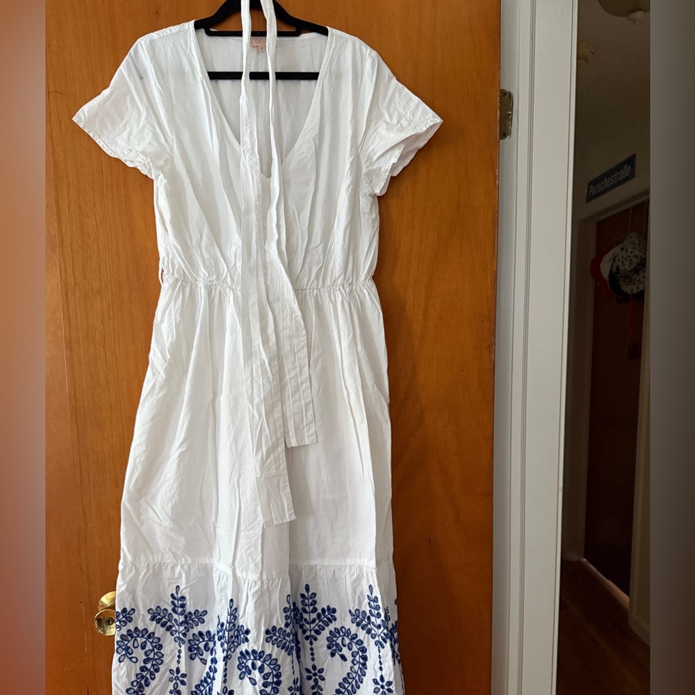 Elegant White Midi Dress with Navy Embroidery